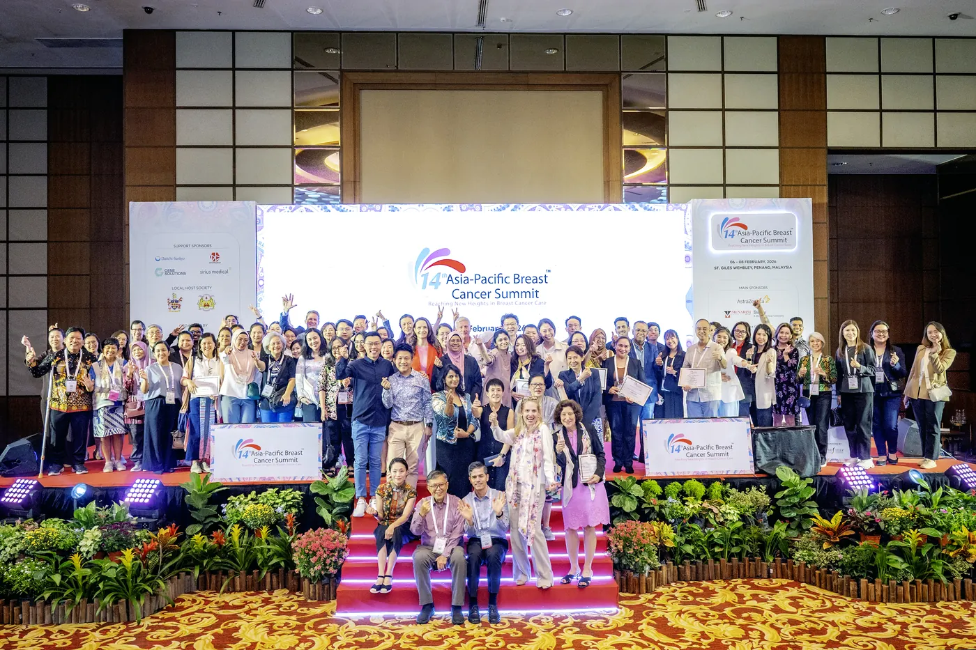 APBCS delegates and faculty on stage at the Asia-Pacific Breast Cancer Summit